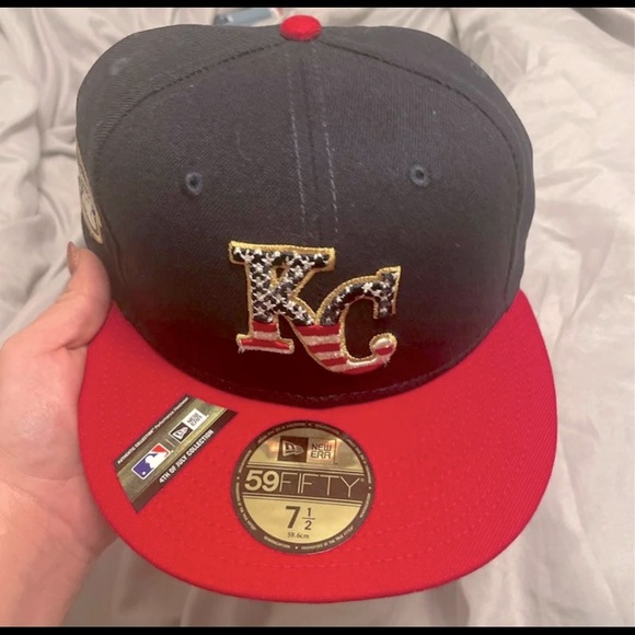 KC ROYAL AMERICAN LEAVE FLAT BILL . NEW - Picture 1 of 3